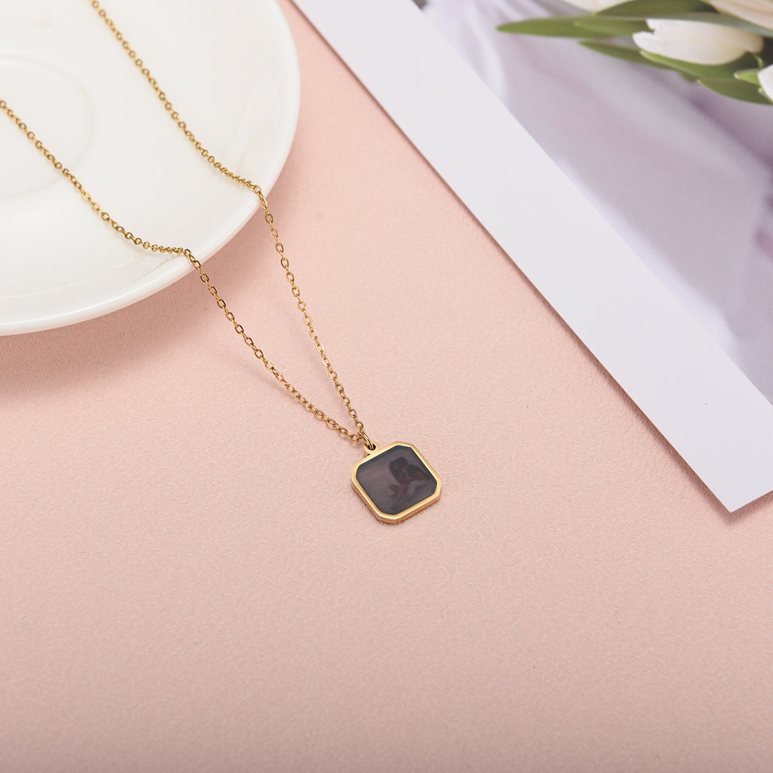 Beheizte magische Foto-Halskette mit einem Dutzend Rosen Geschenkset