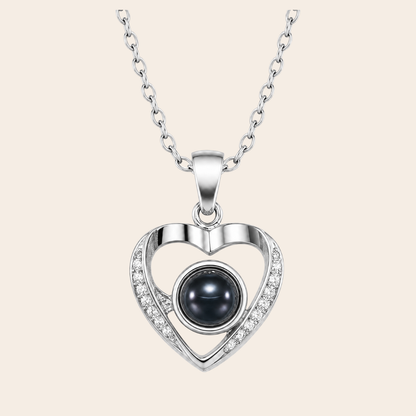 Collar con inscripción «A mi alma gemela»